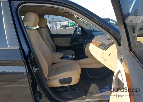 2016 BMW X3 xDrive28I z USA, uszkodzony, nr VIN 5UXWX9C58G0D82341